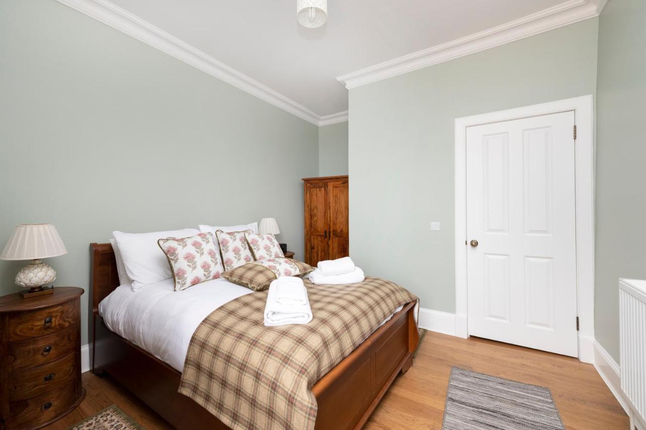 Joivy Cozy Apt Near Edinburgh Castle Exterior foto